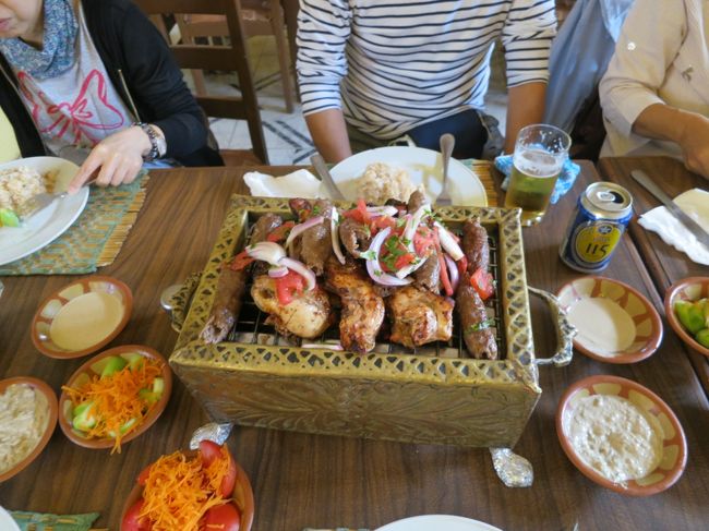 ビールにあうね〜<br /><br />でも、周りは毎度のエジプト前菜です。<br /><br />もうすっかり慣れたので、美味しくいただきました。<br />