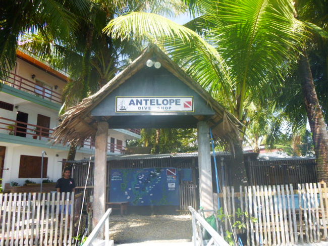 １２時半頃、ホテルにツアーのお迎え。<br />半日ロックアイランドツアーに参加。<br />参加者は私たちだけだった。<br /><br />「高速ボートで、行ってきま〜す！」