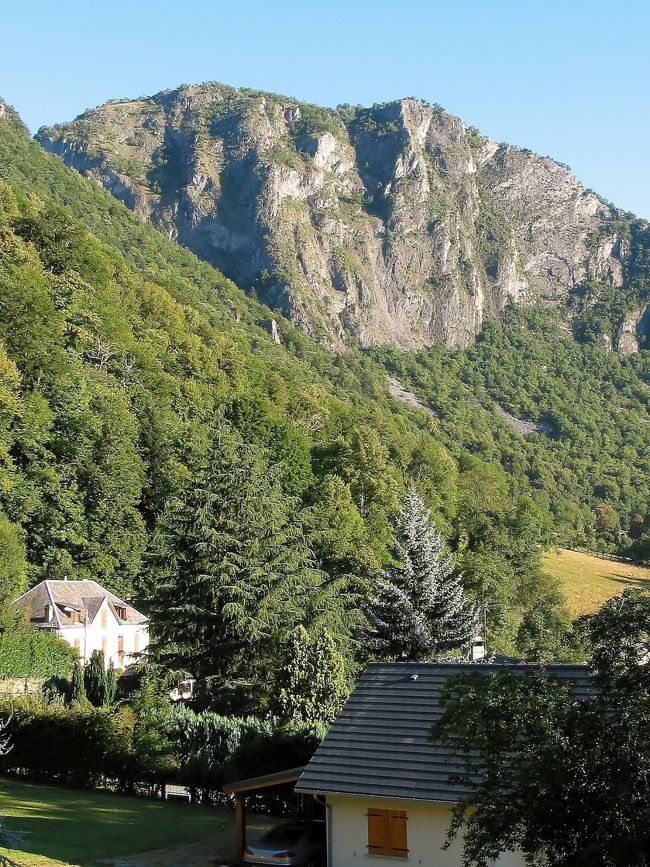 　７月23日(月)　サン・ベア<br /><br />　今日も昨日に続いて良い天気です、そろそろ真夏、天候も安定してきた感じです。<br /><br />　今日はピレネーの２つの峠越えです、「Col de Mente」と「Col de Portet d`Aspet」、最初の「コル・デ・メンテ」の方が標高が高くて、「難所」だと、昨日の「Office de Tourism」のお兄ちゃんが、念を押しておりました、覚悟を固めて、走ります。