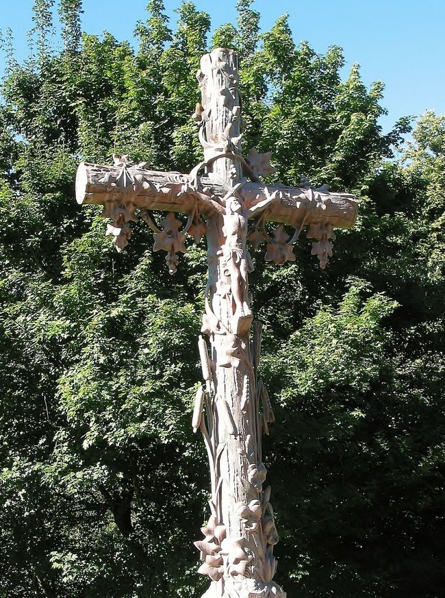　D 44号線<br /><br />　一応、道端の珍しい十字架を、１枚だけ撮っときます。