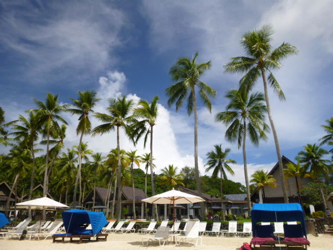 お昼はカバナでのんびり休憩。<br /><br />「ビーチで食べるアイスがうまい！」