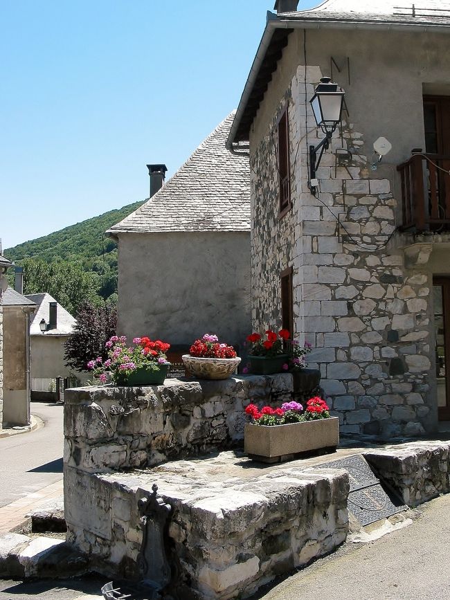 　ポルテ・ダスペッ<br /><br />　鉢植えの花が、可愛いです。　