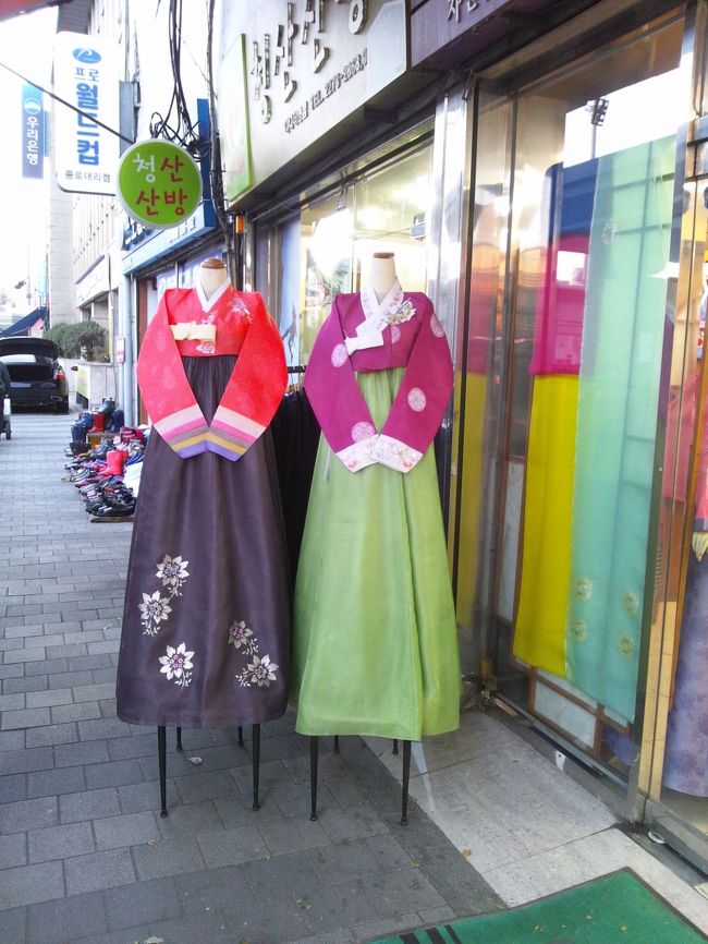 チマチョゴリ、素敵ですね。