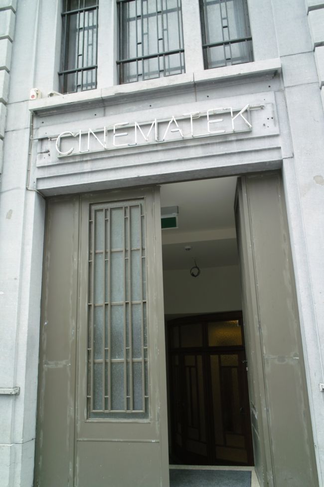 映画館の入り口