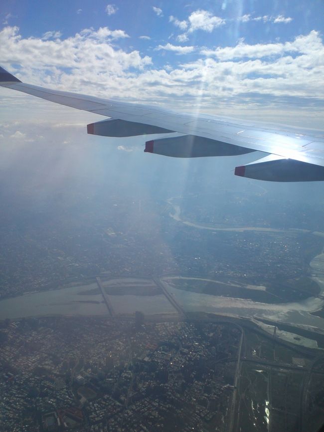神話を聞いているうちに、台湾上空です。