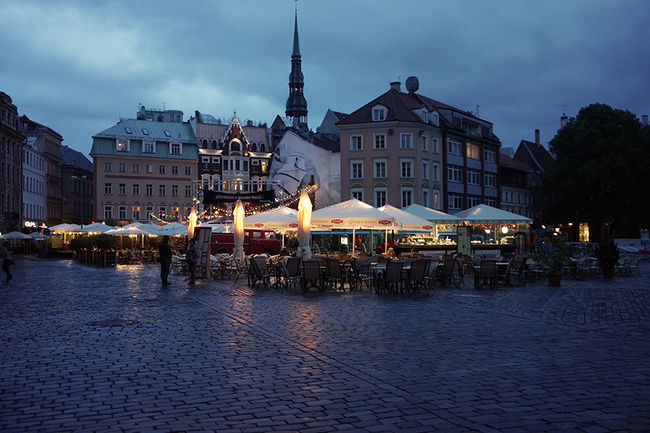 夕闇が迫りおなかが減ってきました。