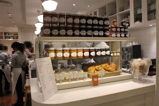 <br />店頭には10種類のフルーツスプレッド♪<br /><br />9オンス入りで1428円也。<br /><br />