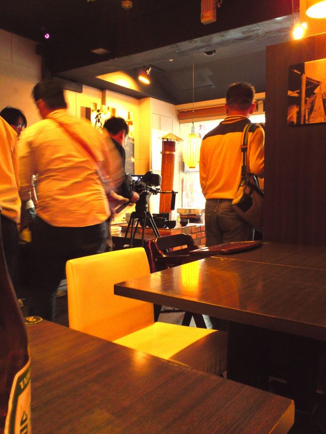 カメラがどんどん入ってきました。<br />レジのお兄さんに聞くと、テレビの撮影だそうです。