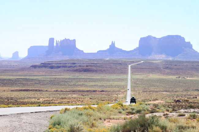 アーチーズを後に、モニュモメントバレーです。ここは色々な映画のシーンで使用されている場所です