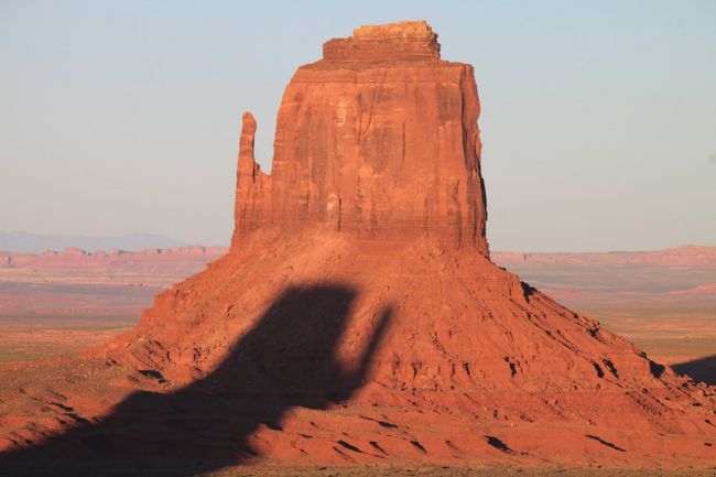 左ミトンに右ミトンの影重なったいるところです