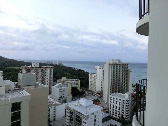 そして、右側には、ワイキキの海が。