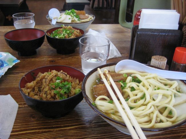 お昼はきしもと食堂八重岳店でそばとじゅーしーを食べました。駐車場が広く座席も比較的多いので子連れにはよいと思います。１２時前に着いたのでゆっくり食べることができました。