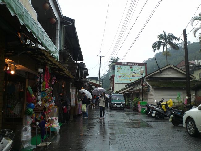 帰りの電車がくるまで、もう少し歩きましょう。