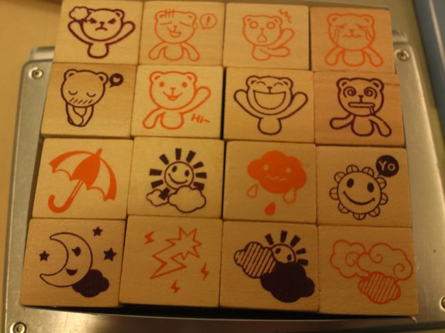 スタンプは150NTD!<br />安い！！<br /><br />つくりはお値段相応でしたが、表情のバラエティが豊かなので大活躍しています。<br /><br />つめあわせのほうは、全然ダメでした。<br />45NTD…お勉強になりました。。。