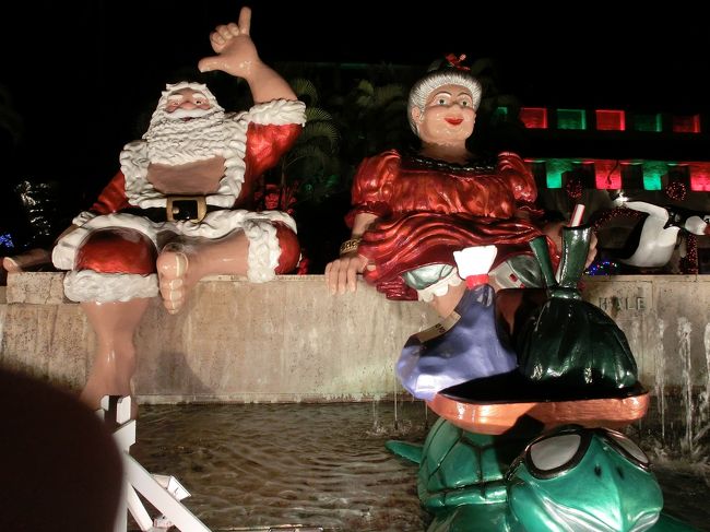 まずは、２階建バスでダウンタウン？を１周。<br />その後は降りて自由に見学できます。<br /><br />よく見るのがコレかな？