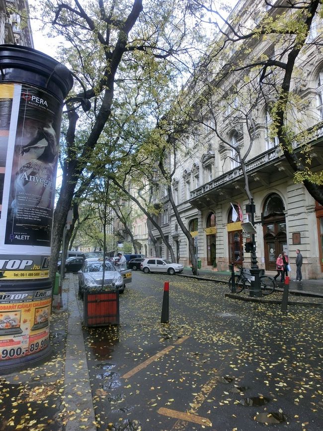 次は中央市場に行くために少し歩きます。