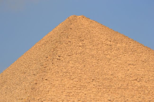 赤のピラミッド