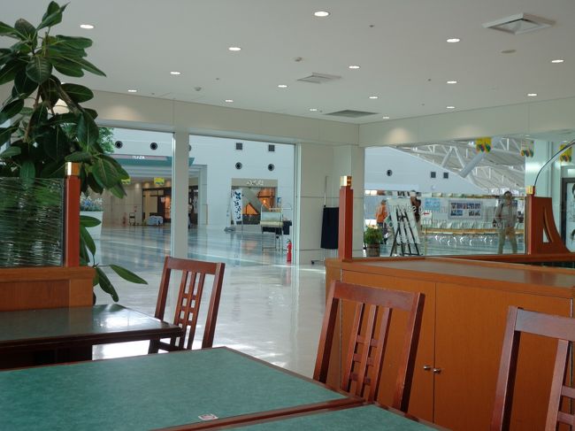 チェックイン後のロイヤルカフェテリア。