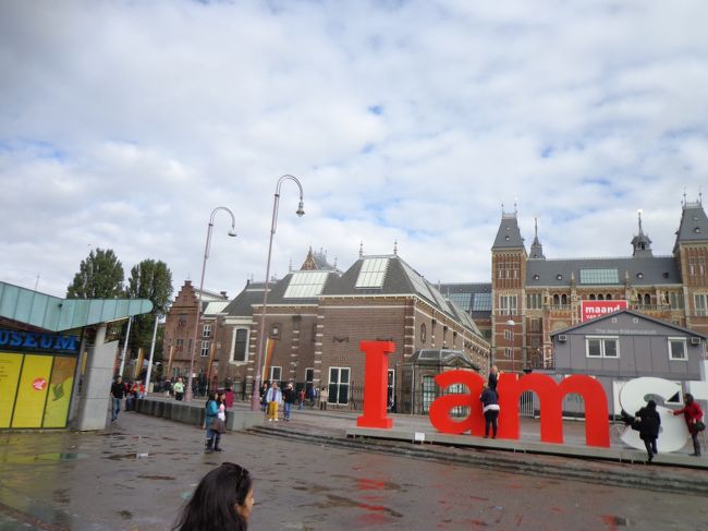 「I am,,, what?」<br /><br />この中途半端な写真。私の人生そのものです。