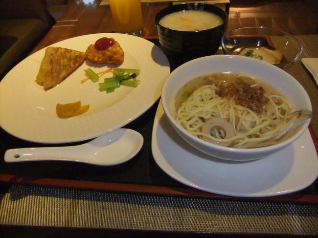 ３日目朝食。<br /><br />麺！！<br /><br />これ何杯もおかわりしました。