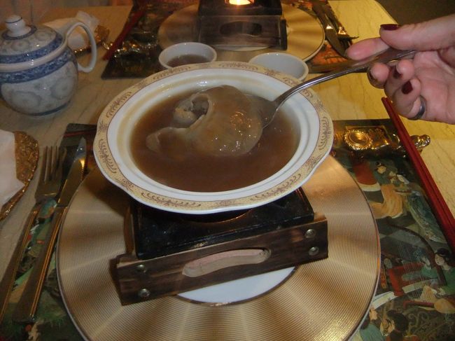 台北１０１も特にコメントないので笑<br /><br />ディナーへ！ホテル近くの「正福縁」ってとこ。<br /><br />この日は豪華です！<br /><br />フカヒレ！！！スープうま！