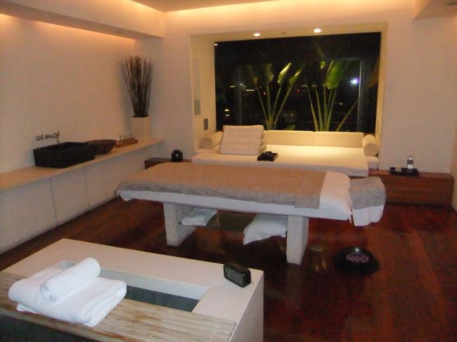 この日のセレブツアー（いつから？）の締めくくりはエステ！<br /><br />リージェント台北の最上階にある「沐蘭SPA」！<br /><br />ここは事前に口コミを見て、予約しました！<br /><br />ひとりひとりに部屋があるんです！お風呂・ミストサウナ・トイレも完備。贅沢ー！<br /><br />