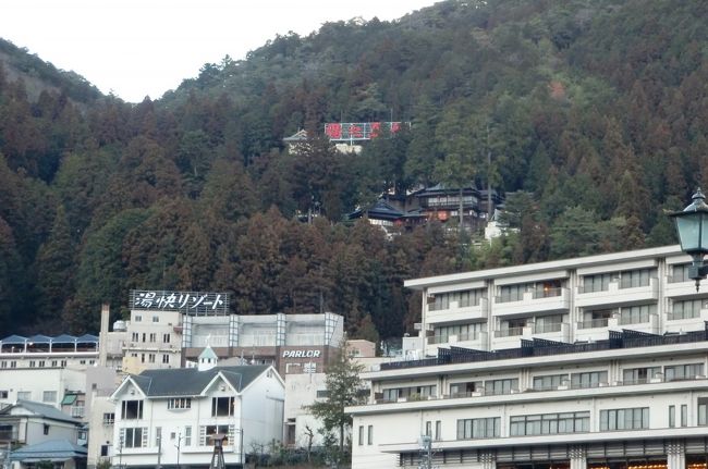 山の上のほうには眺めのよさそうなホテルが。次回はあんなところに泊まってみようかな？