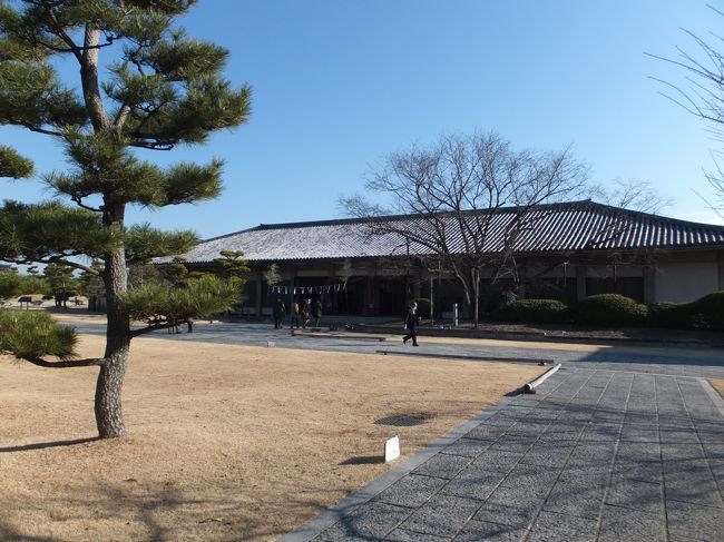 本坊寺務所と写経道場建物全景