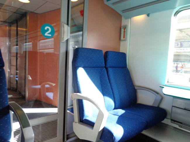 南駅からホテル最寄のブリュッセル北駅へと。