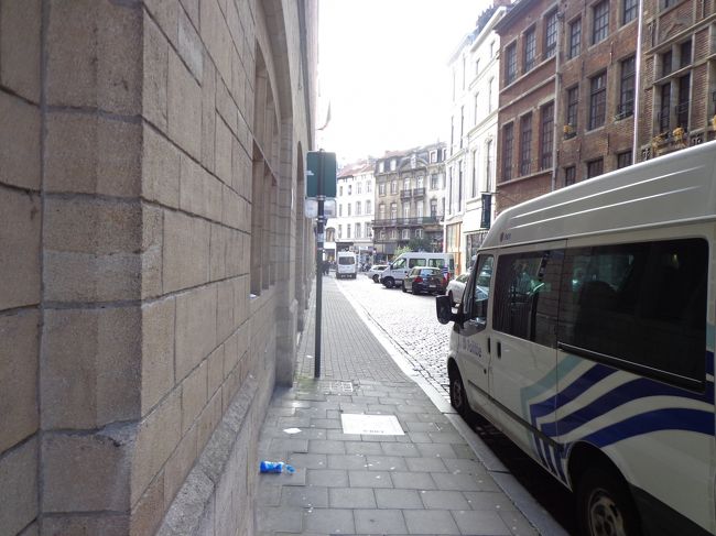 今度は徒歩でグランプラスへ。Nuve通りをひたすら歩いて10分程度。