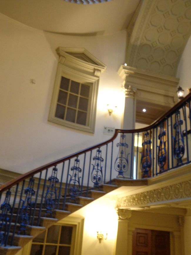 サマセッットハウス内のコートルード美術館。今日は昼の２時までの入場なら無料との事。ラッキー。