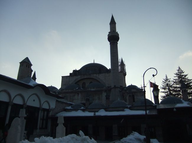 建物は立派！さすが宗教です。<br /><br />