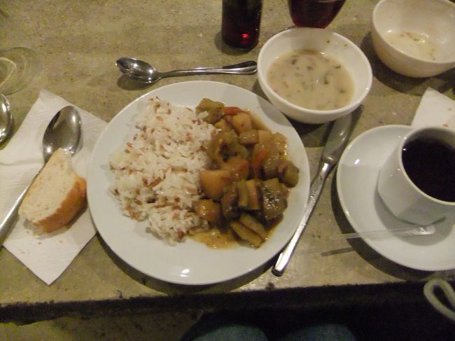 煮込みシチューみたいなもの。<br /><br />本当これおいしかった！トルコで一番おいしかった！<br /><br />また食べたいよー