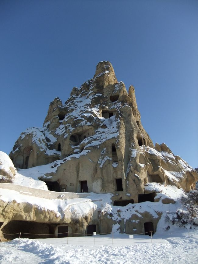 少し移動して「ギョレメ野外博物館」へ<br /><br />雪がまた良い感じですね。