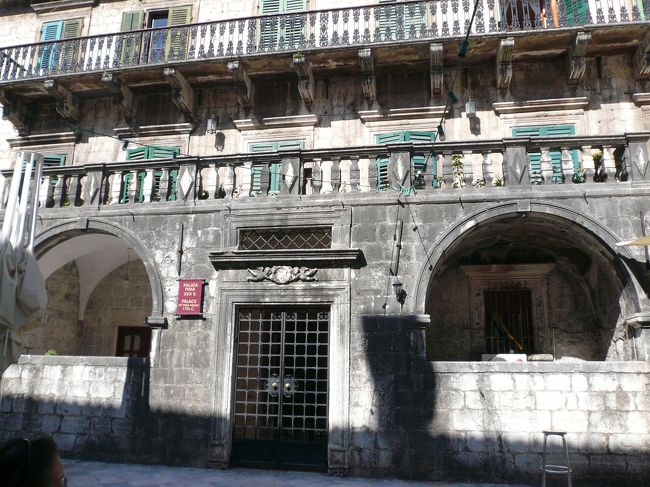 バルコニーのある貴族の家