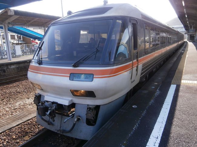 さて、新宮に戻ります。<br />ワイドビューに乗りたいとこですけど、今回は１８きっぷの旅なので、各駅でのんびり。