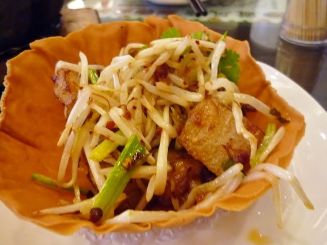 「大根餅」<br />大根餅とモヤシをXO醤で炒めた一品。<br />角切り大根餅の表面をカリッと焼いてます。<br />大根餅自体は普通かな。