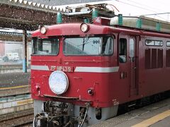 ９：５５定刻通り青森駅到着
「上野発の夜行列車降りたときから青森駅は雪の中」でした。