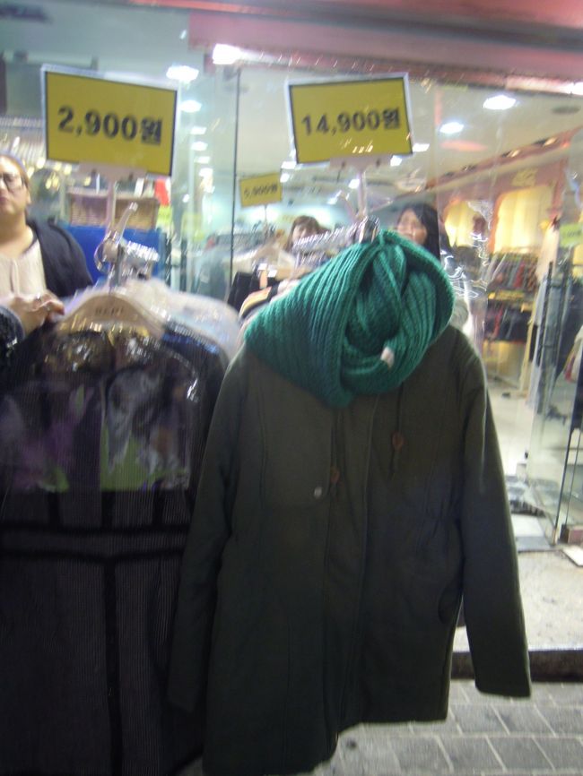 前回失敗した服屋さん<br />トラウマなのか今回は買わず、、、