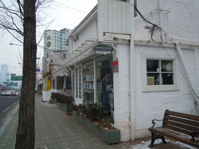 ★ＫＡＴＥ★<br /><br /><br />前々回行ったナチュラル服屋さんです<br />11：00オープンなのでそれに合わせて行ったのですが、、、