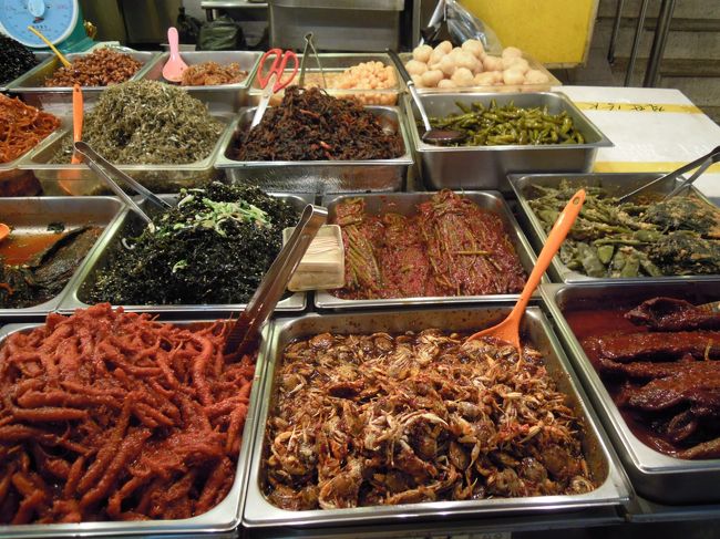 市場のはみんな同じところで作ってるんじゃないのかな？<br />って思いましたね＞真相はいかに！<br /><br /><br />そして麻薬キンパをテイクアウト（笑）