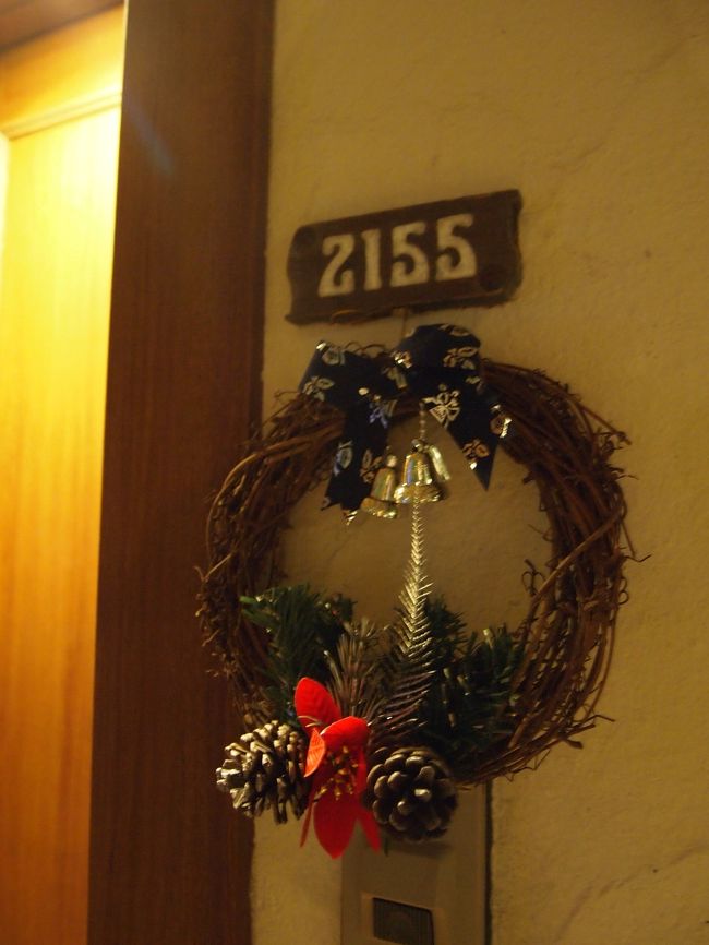各部屋の前には、デザインの違うリースが飾られていました。<br /><br />メリークリスマス☆