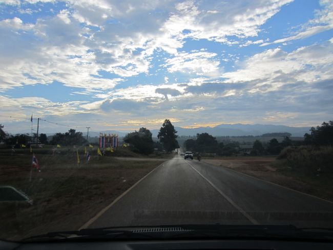 Mae SotからUmphangへ車で。