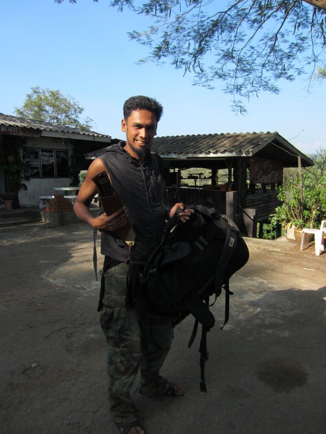 ツアーガイドのハルーン（Haroon, Max One Tour）。<br />滝や植物、タイの社会情勢の知識も、料理の腕前も完璧、英語も上手。彼のおかげでホントに楽しく充実した旅になりました☆