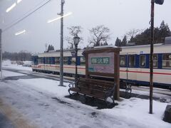 野沢８：３１、ここでも列車交換