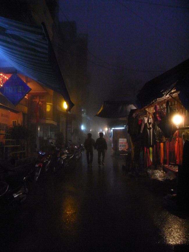 本当に霧で先が見えない・・・