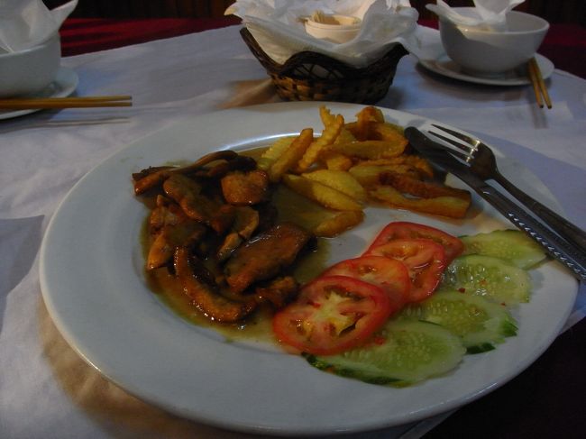 夜ご飯の１品はローストしたラビット。<br /><br />ウサギは結構、パサパサした肉ということを初めて知る。