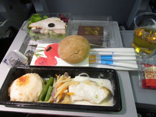 機内食もまずまずです。