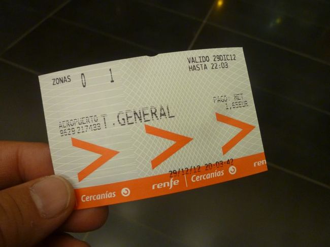 マラガ中央駅までの運賃は、1.65ユーロ(約190円)です。