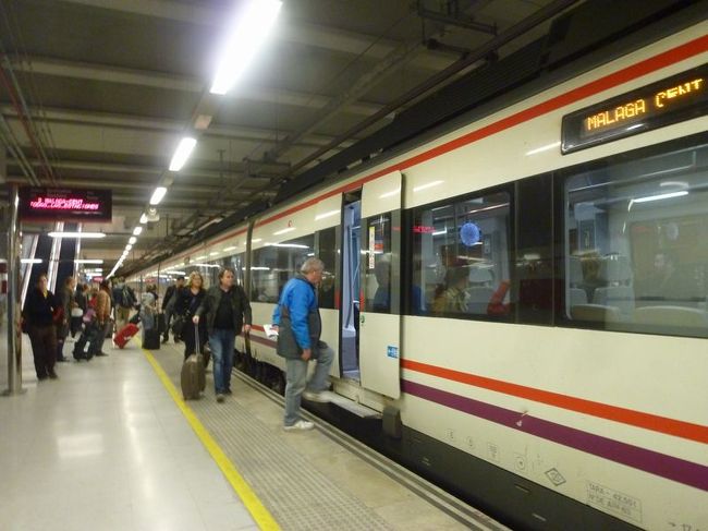 列車は、約20分おきに走っています。